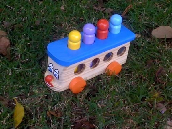 Onibus com pinos