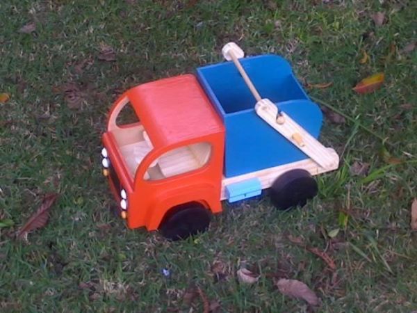 Caminhão entulho